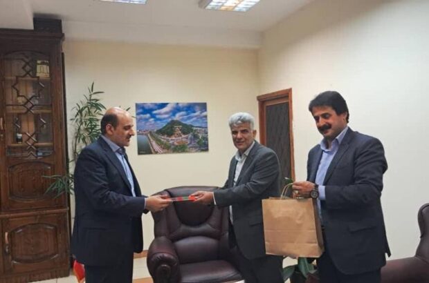مدیرکل میراث فرهنگی و گردشگری استان گیلان از سرپرست فرمانداری لاهیجان تقدیر کرد مدیرکل میراث فرهنگی و گردشگری استان گیلان از سرپرست فرمانداری لاهیجان تقدیر کرد