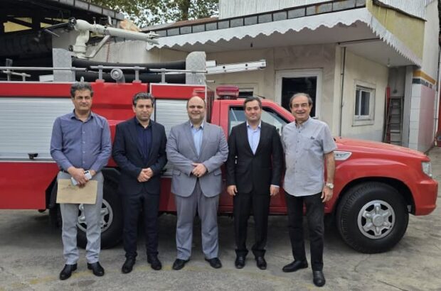 تحویل یک دستگاه خودروی پیشرو آتش نشانی به شهرداری رضوانشهر توسط سازمان همیاری شهرداری های گیلان تحویل یک دستگاه خودروی پیشرو آتش نشانی به شهرداری رضوانشهر توسط سازمان همیاری شهرداری های گیلان