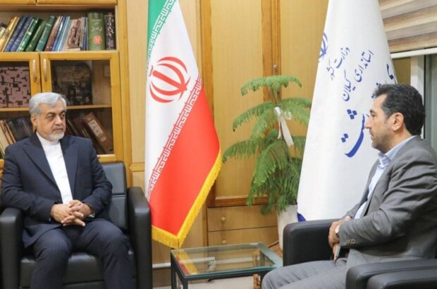 تأکید فرماندار رشت بر لزوم حمایت از 500 کارگر و ارتقای تولید در ایرانپوپلین تأکید فرماندار رشت بر لزوم حمایت از ۵۰۰ کارگر و ارتقای تولید در ایرانپوپلین